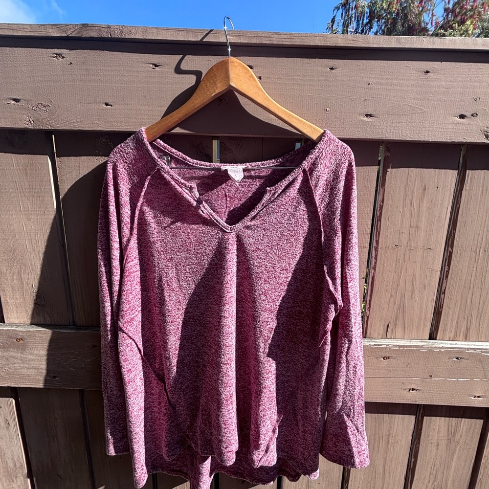 Cozy Long-Sleeve V-Neck Top in Heathered Plum
